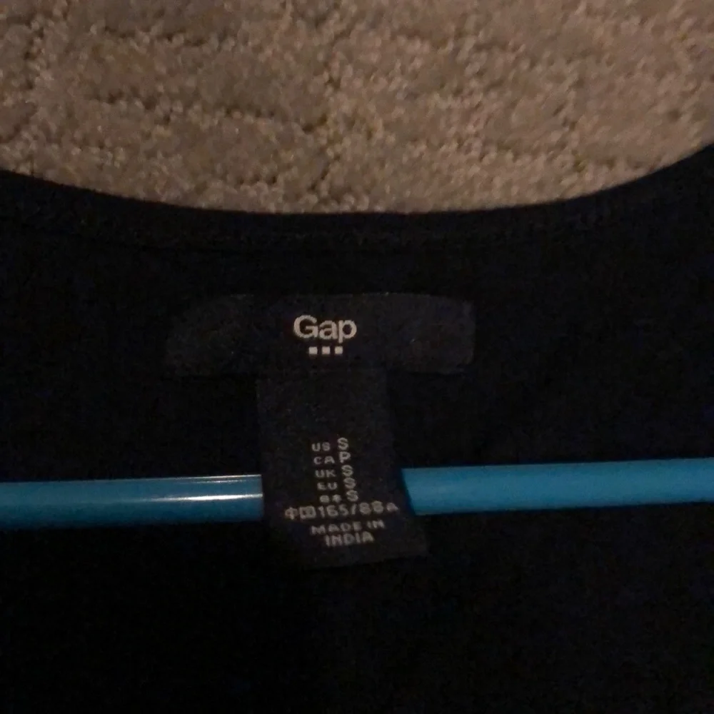 Gap Navy lace tank - Picture 3 of 7